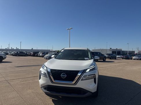 Certified 2023 Nissan Rogue SV image 5