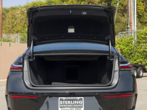 Used 2024 BMW i7 eDrive50 image 20