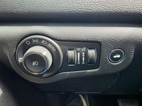 Used 2016 Chrysler 200 S w/ Navigation & Sound Group I AWD/4WD image 13