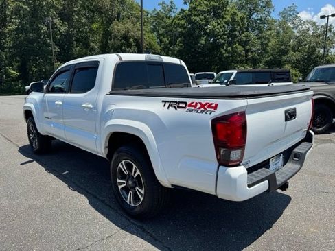 Used 2019 Toyota Tacoma TRD Sport AWD/4WD image 6