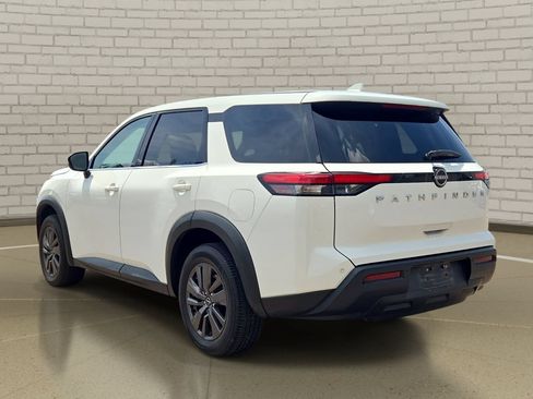 Used 2022 Nissan Pathfinder S FWD image 7