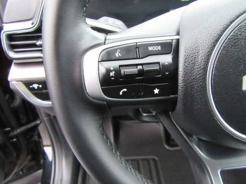 Used 2025 Kia Sportage EX image 27