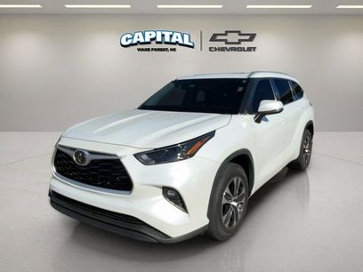 Used 2022 Toyota Highlander XLE