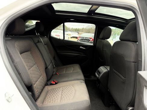 Used 2018 Chevrolet Equinox LT w/ Sun & Infotainment Package AWD/4WD image 24