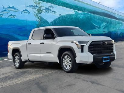 New 2026 Toyota Tundra SR5 w/ SR5 Convenience Package