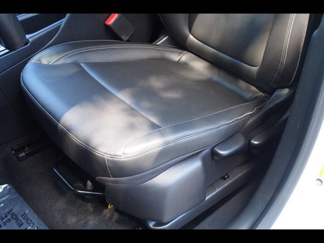 Used 2024 Buick Encore GX Sport Touring FWD image 18