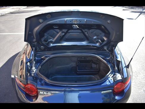 Used 2021 MAZDA MX-5 Miata RF Grand Touring image 30