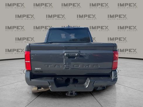 Used 2025 Toyota Tacoma TRD Off-Road image 4