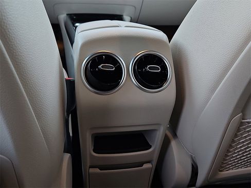 Certified 2025 Mercedes-Benz GLA 250 4MATIC image 19