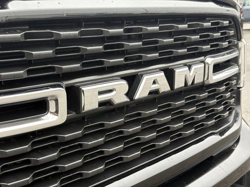 Used 2024 RAM 3500 Big Horn w/ Sport Appearance Package image 9