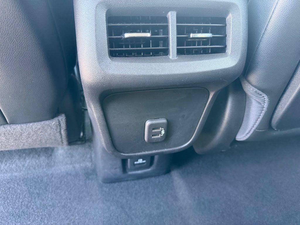 Used 2023 GMC Terrain SLT AWD/4WD image 14
