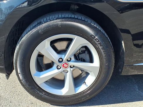 Certified 2023 Jaguar F-PACE S image 9