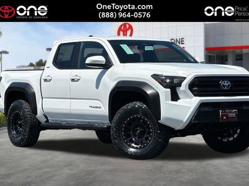 New 2026 Toyota Tacoma SR5 AWD/4WD image 2