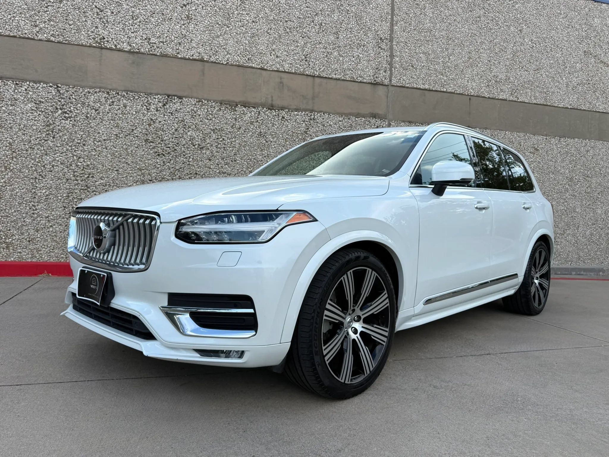 Used 2020 Volvo XC90 T6 Inscription w/ Protection Package Premier AWD/4WD image 2