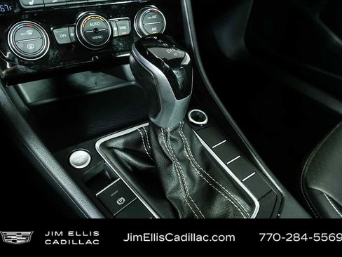 Used 2024 Volkswagen Jetta SE FWD image 15