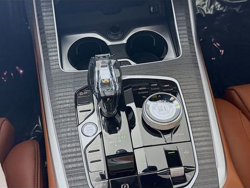 New 2026 BMW ALPINA XB7 image 17