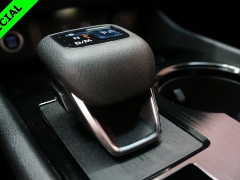 Used 2022 Nissan Rogue SV image 19