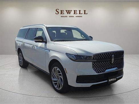 New 2025 Lincoln Navigator L Reserve image 6