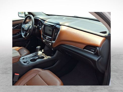 Used 2018 Chevrolet Traverse High Country w/ LPO, Cargo Package AWD/4WD image 12