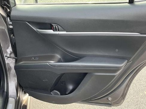 Used 2023 Toyota Camry SE FWD image 18