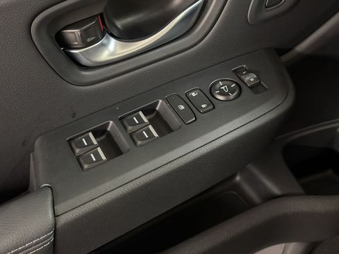 Certified 2025 Honda Pilot Touring image 14