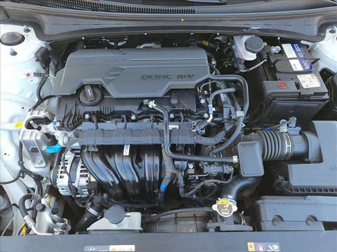 Used 2025 Hyundai Elantra Sport FWD image 27