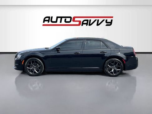 Used 2023 Chrysler 300 S w/ Comfort Group RWD image 4