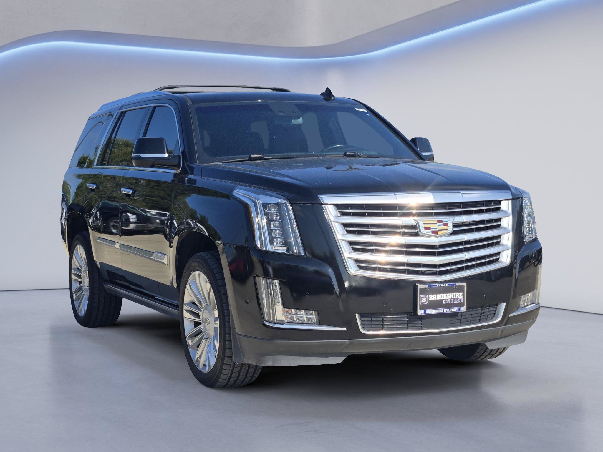 Used 2020 Cadillac Escalade Platinum AWD/4WD image 3