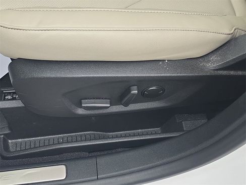 Used 2024 Ford Edge Titanium w/ Titanium Elite Package image 16