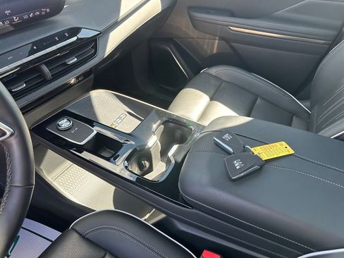 Used 2025 Buick Enclave Avenir w/ Super Cruise Package image 18