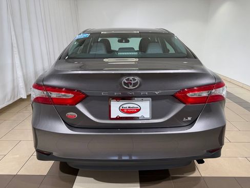 Used 2018 Toyota Camry LE w/ Convenience Package FWD image 4