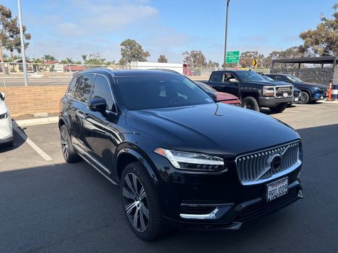 Used 2025 Volvo XC90 T8 Plus w/ Protection Package Premier AWD/4WD image 4