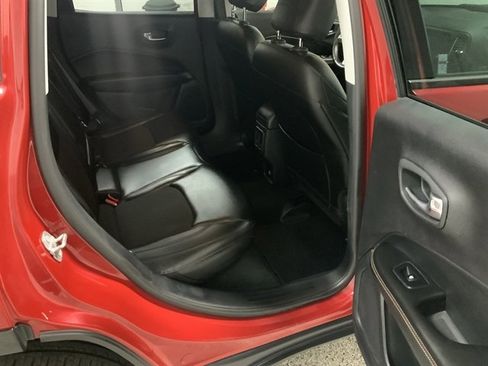 Used 2017 Jeep Compass Latitude image 19