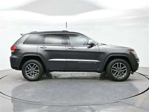 Used 2019 Jeep Grand Cherokee Limited w/ Trailer Tow Group IV image 8