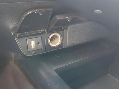 Used 2019 Toyota Camry XLE FWD image 23