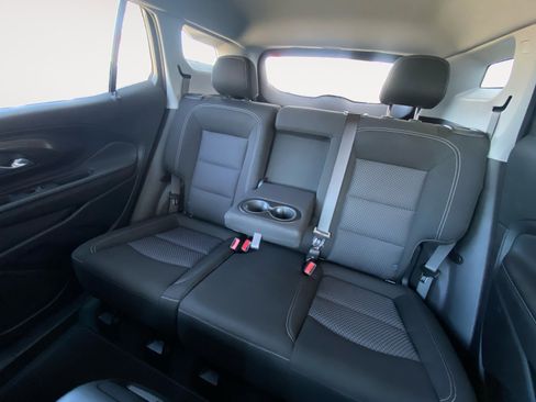 Used 2024 GMC Terrain SLE w/ Driver Convenience Package image 24