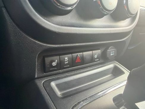 Used 2016 Jeep Patriot High Altitude AWD/4WD image 15