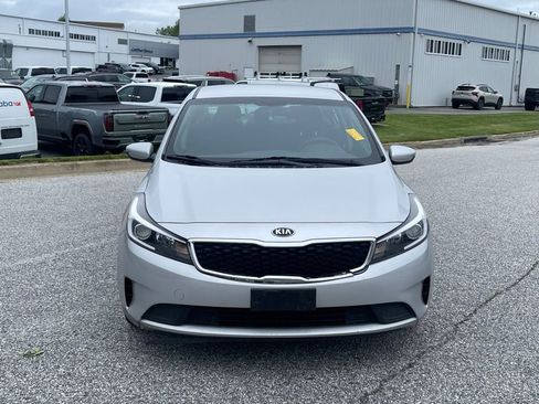 Used 2018 Kia Forte LX w/ LX Rear Camera Package FWD image 2