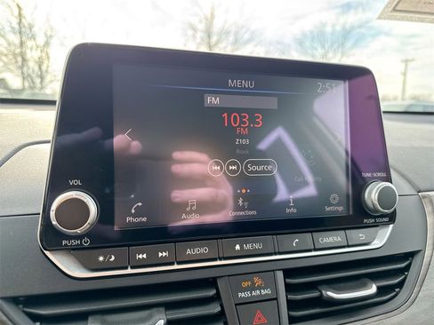 Used 2023 Nissan Altima 2.5 SV image 14