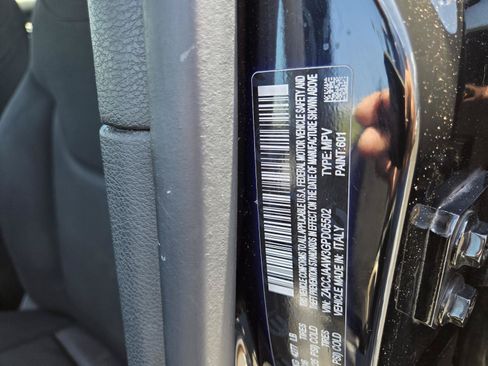 Used 2016 Jeep Renegade Sport w/ Power & Air Group FWD image 29
