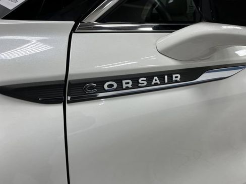 Used 2022 Lincoln Corsair AWD w/ Premium Package image 38