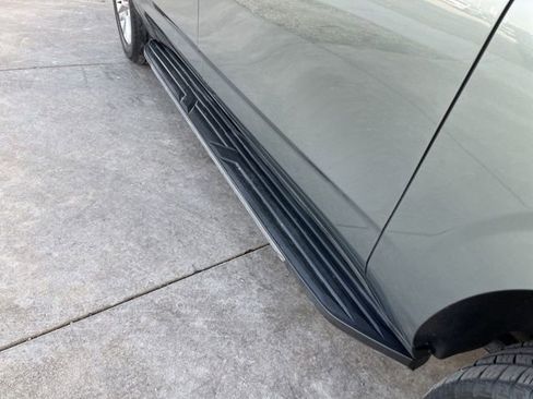 Used 2023 Chevrolet Suburban Premier image 16