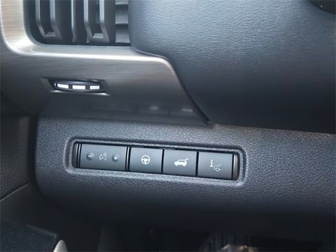 Used 2023 Nissan Pathfinder Platinum image 32