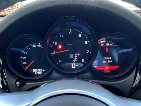 Used 2021 Porsche Macan image 26