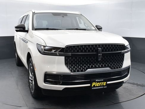 New 2025 Lincoln Navigator L Reserve image 6