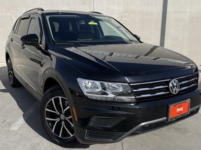 Used 2021 Volkswagen Tiguan SE w/ Panoramic Sunroof Package