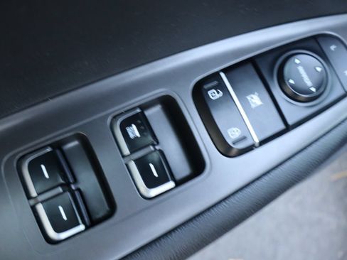 Used 2020 Kia Optima LX FWD image 25