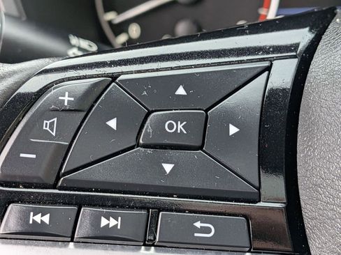 Used 2025 Nissan Altima 2.5 SL FWD image 14
