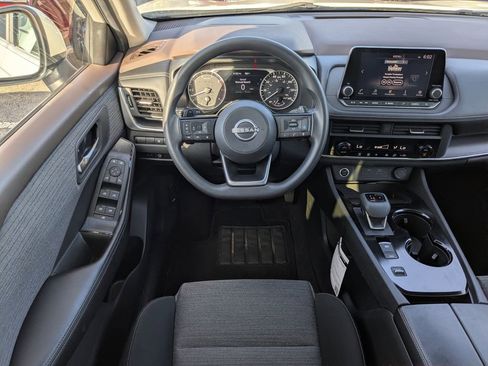 Used 2023 Nissan Rogue SV image 15