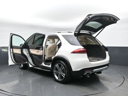 Used 2020 Mercedes-Benz GLE 450 4MATIC w/ MBUX Technology Package image 31